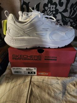 SKECHERS 7.5