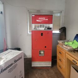 Vintage Coca-Cola Machine 