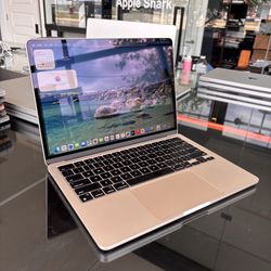 Apple 13” 2022 MacBook Air M2 Chip 8GB Ram 256SSD! 90 day warranty! We offer financing!