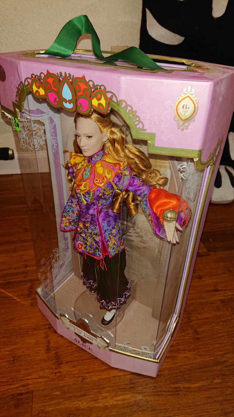 Disney Alice in Wonderland collector doll New in box