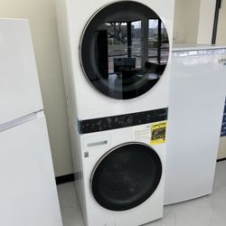 New LG Wash tower Washer Dryer Stack Gas 