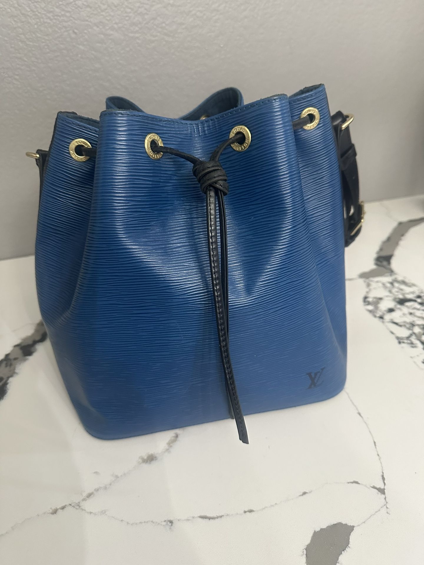Louis Vuitton Toledo Blue Epi Noe Petit