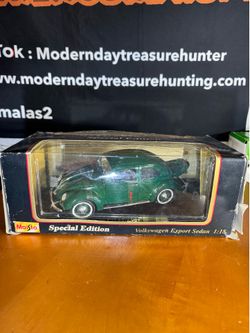 Maisto 1:18 Volkswagen Export Sedan Die-Cast Model Car Special Edition