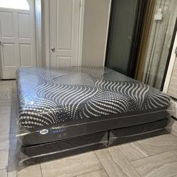 King Size Mattress & Boxspring …. I CAN DELIVER