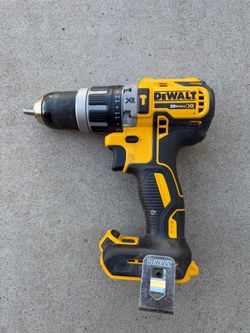 Dewalt HammerDrill Driver 1/2 inch Cordless DCD796