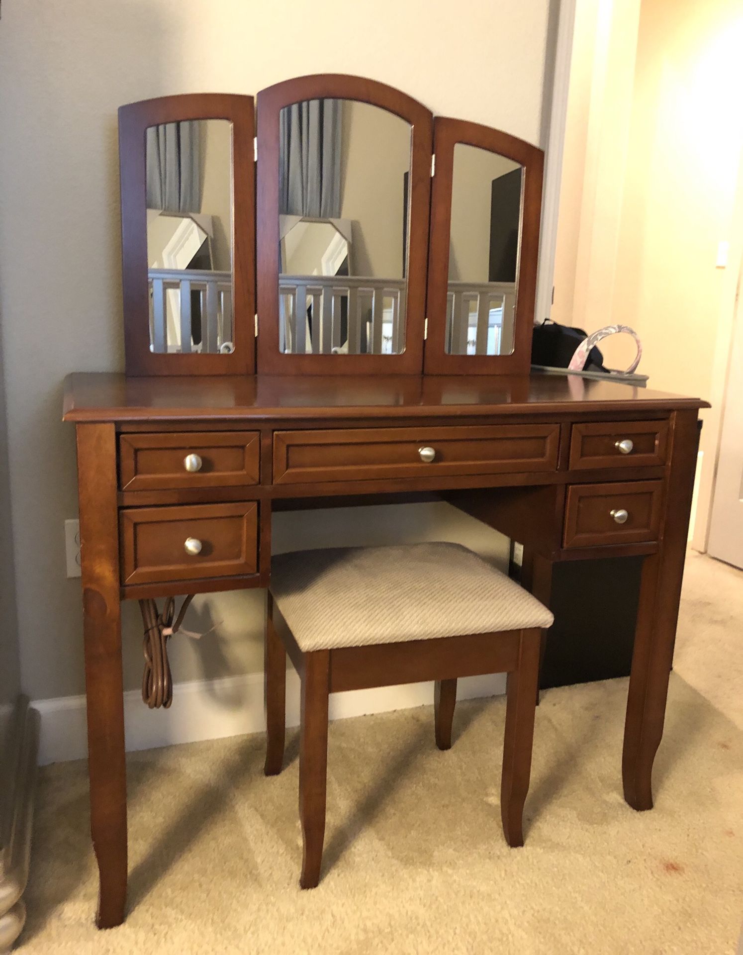 All wood Vanity set I can deliver within 30 miles from Manteca Ca