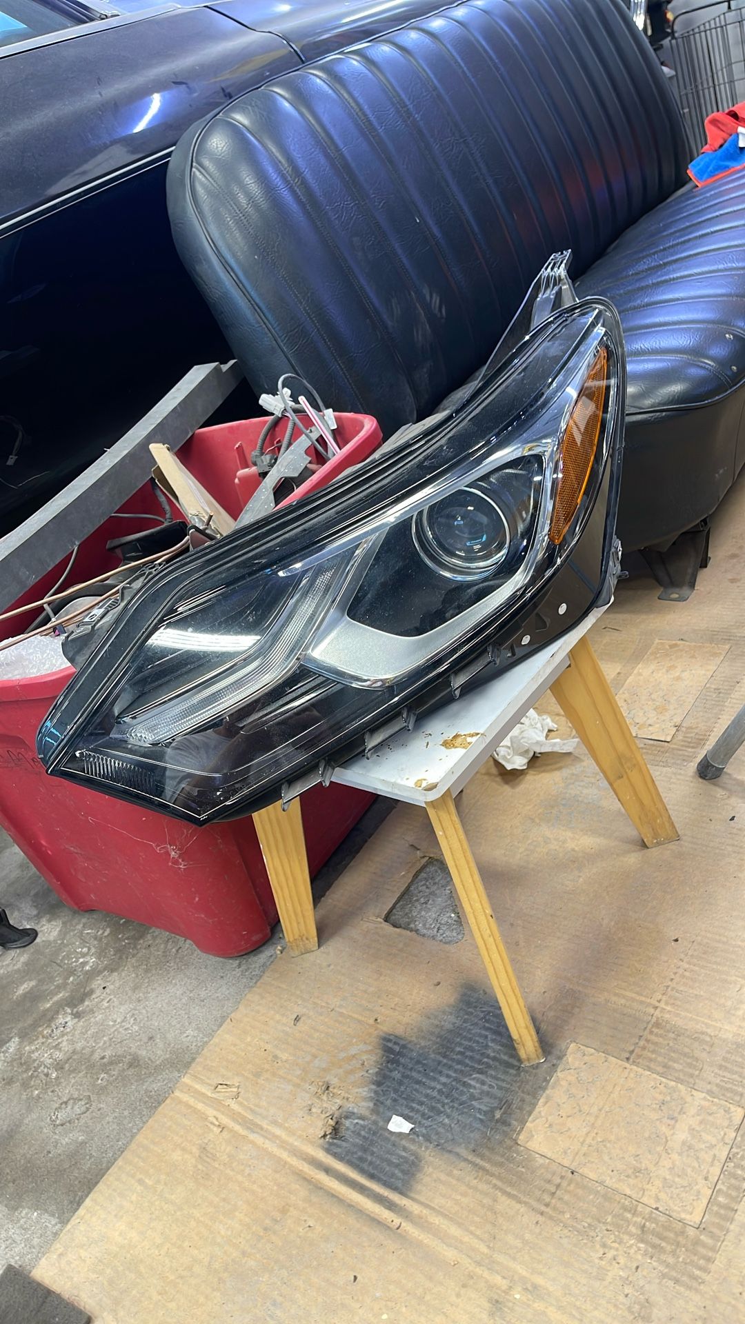 Chevy Equinox Driver Side, Headlight Good