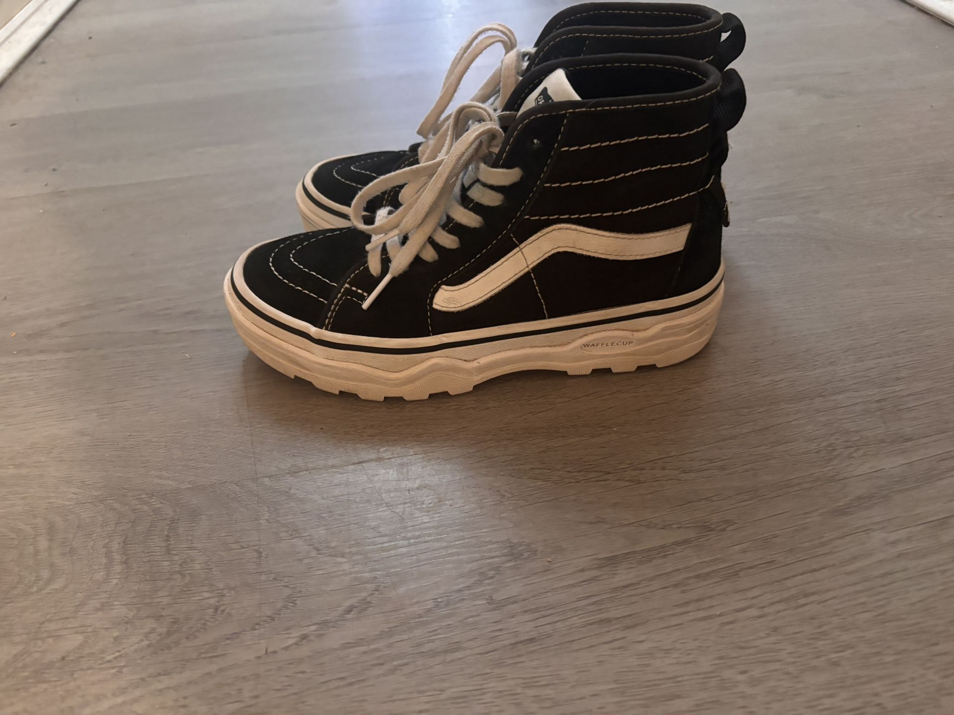 Women’s Vans Waffles Size 5.0