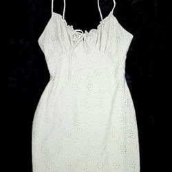 ✅️White Summer Dress• Size M- Fitted• Great Condition• $10firm