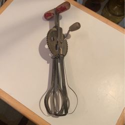 A&J High Speed Super Drive Wood Handle Kitchen Hand Mixer EggBeater Home Vintage