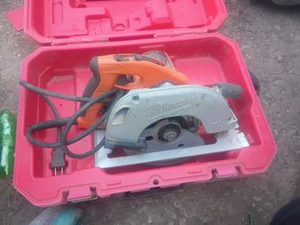 Milwaukee circular saw