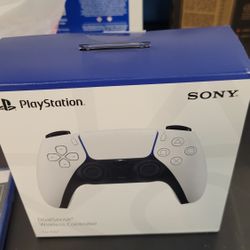 Brand new sealed PS5 controller 
