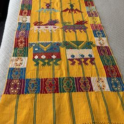Vintage hand woven Central America table tunner/ wall decor