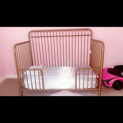 Crib/toddler bed 