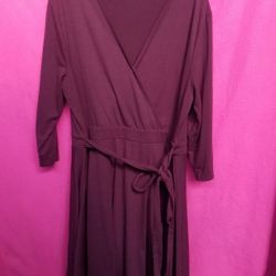WOMEN'S DRESS SIZE 18 ( fits like a SIZE XL-XXL)