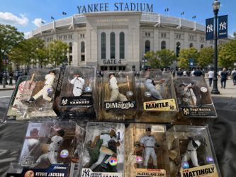 NY Yankees Mcfarlane Figures (9)