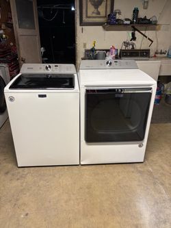 Set Maytag washer machine and gas dryer works good we deliver