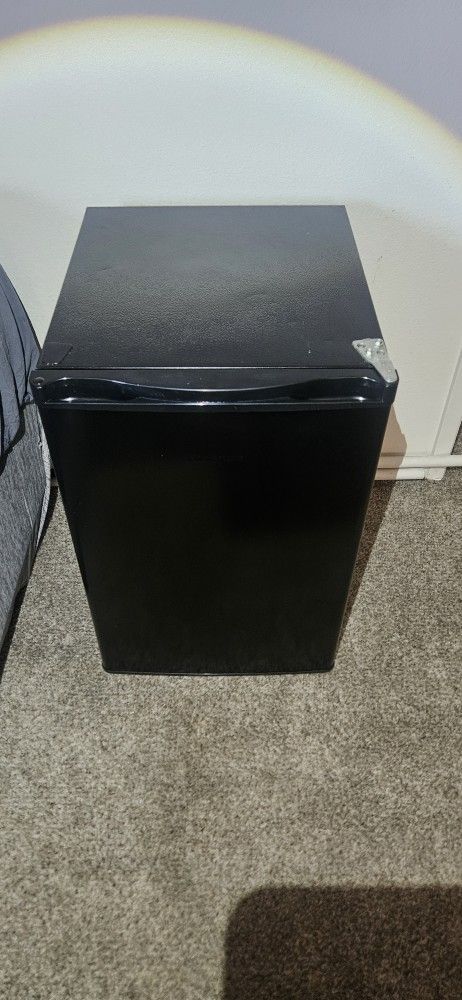 Hisense Mini Fridge