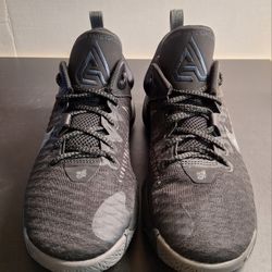 Black Nike Giannis CZ4099-009 SZ 8.5