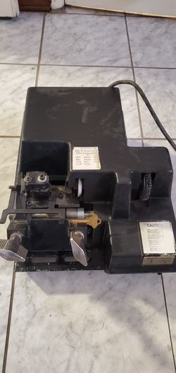 Key Cutter Machine