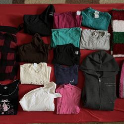 Women’s clothing  bundle size Small 