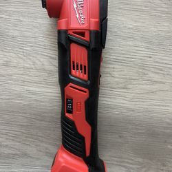 Milwaukee M18 18V Lithium-Ion Cordless Oscillating Multi-Tool (Tool-Only)