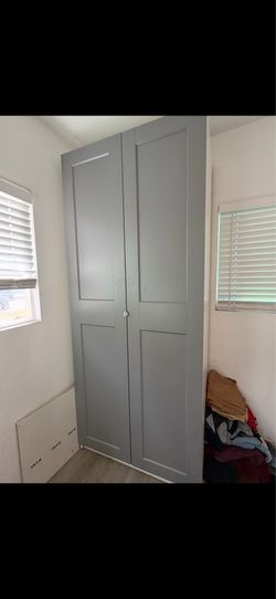 Wardrobe/shoe rack closet