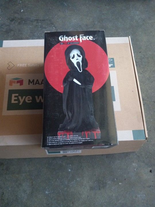 "Scream" Ghost Face Bobbleheads 
