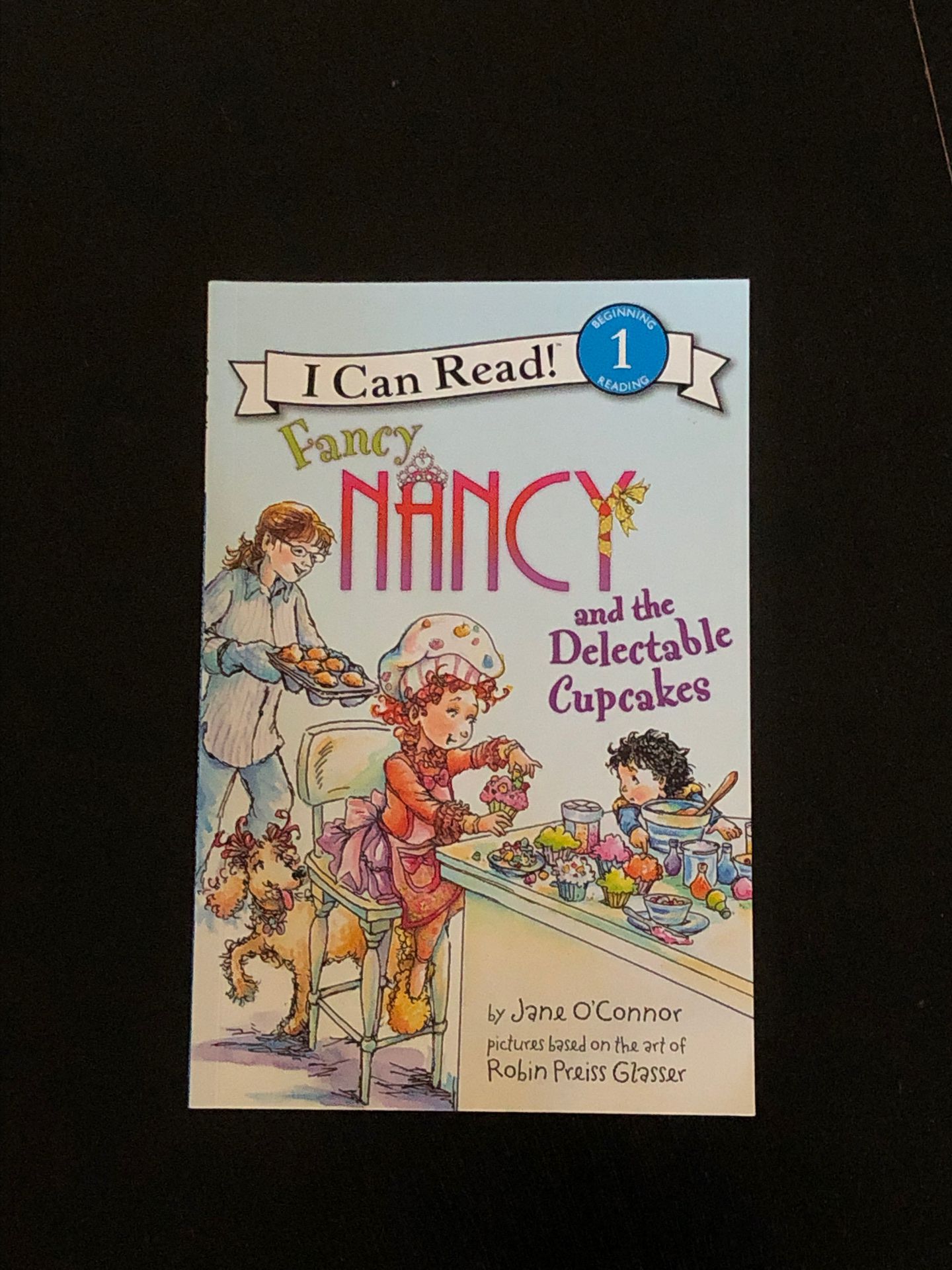 Fancy Nancy and the delectable cupcakes book