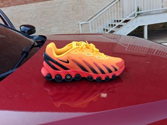 Brand New And Original Men's Nike Air Max's DN Sneakers Sizes 8.5