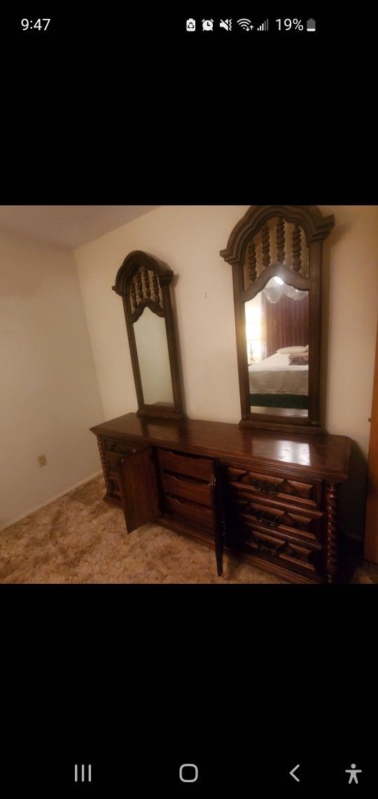 Dresser And Mirrors