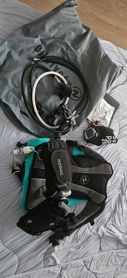 Scuba gear aqualung bcd cressi regulator octopus mares dive computer