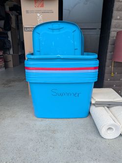 Used plastic bins with lids