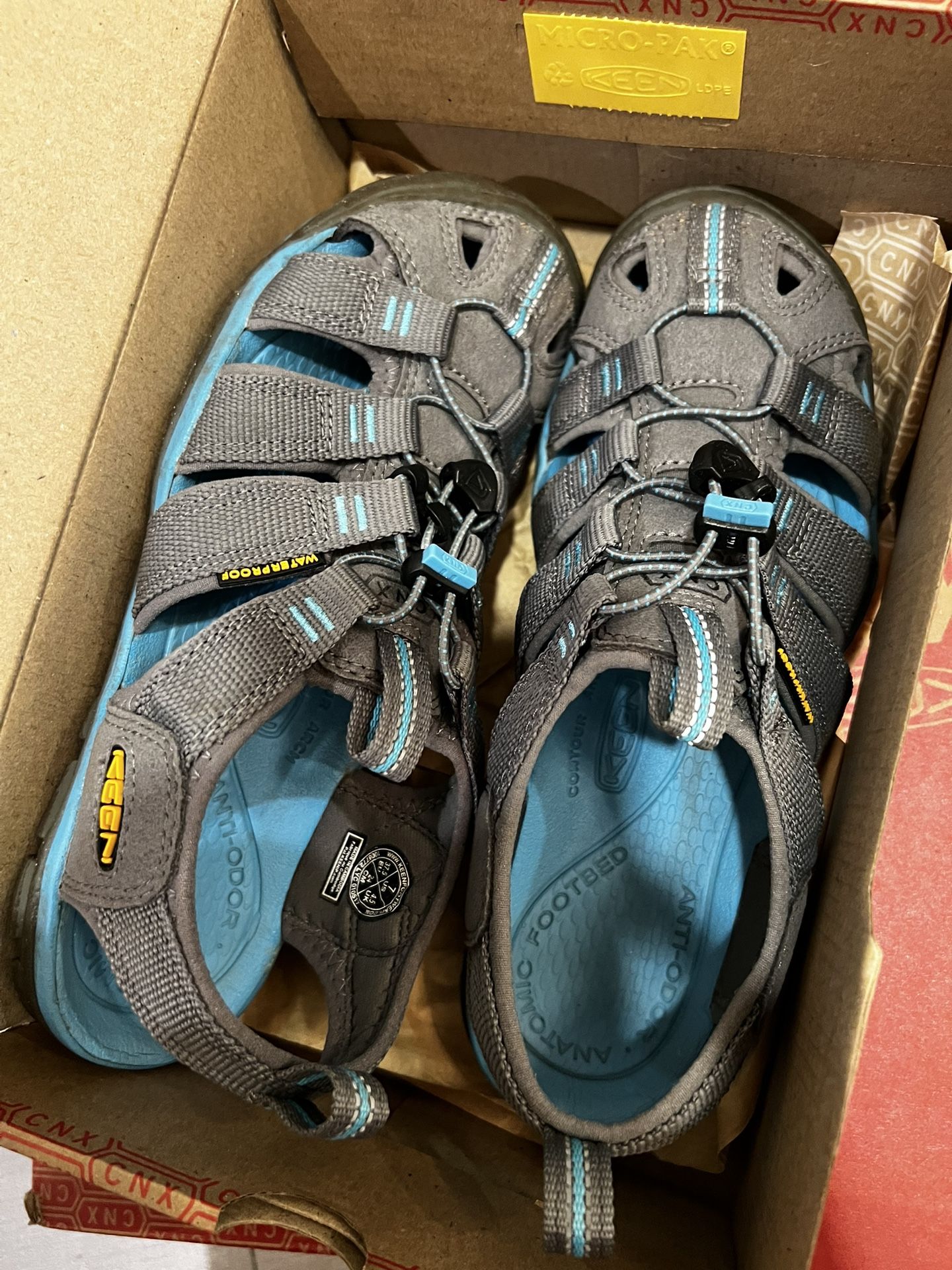 Keen Clearwater shoes size 7 (women)