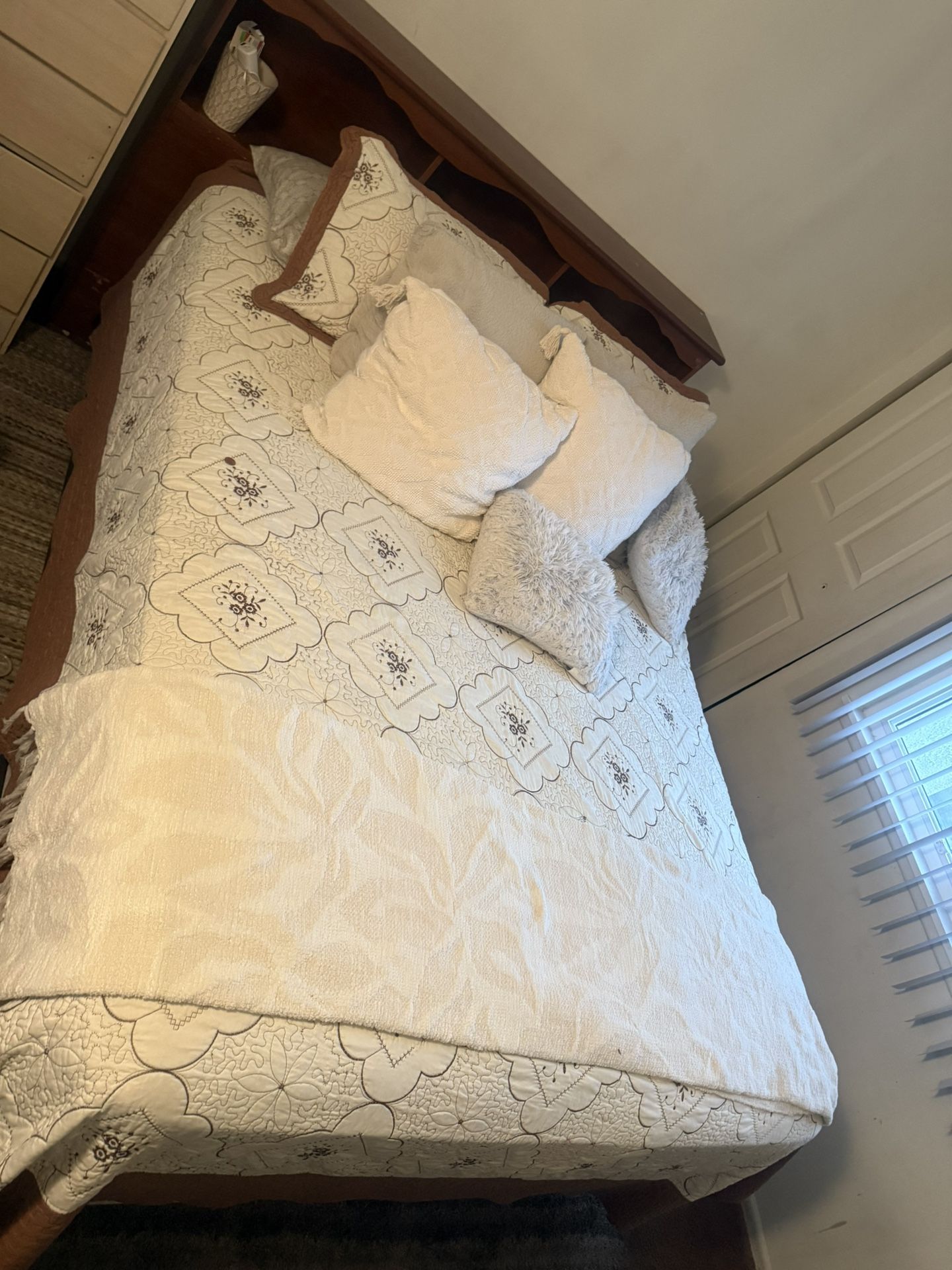 Queen Bed  w/ Headboard 
