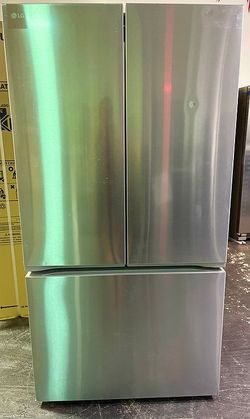 LG 30cu ft SMART Standard Depth MAX French Door Refrigerator w/ Internal Water D