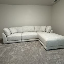 4-piece Fabric Modular Sectional couches (New) modern design. Free delivery