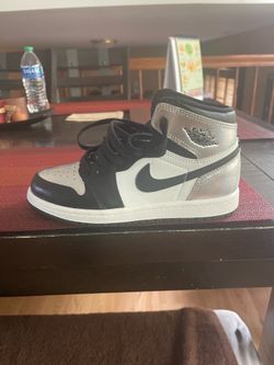 Kids Jordan 1 Size 2