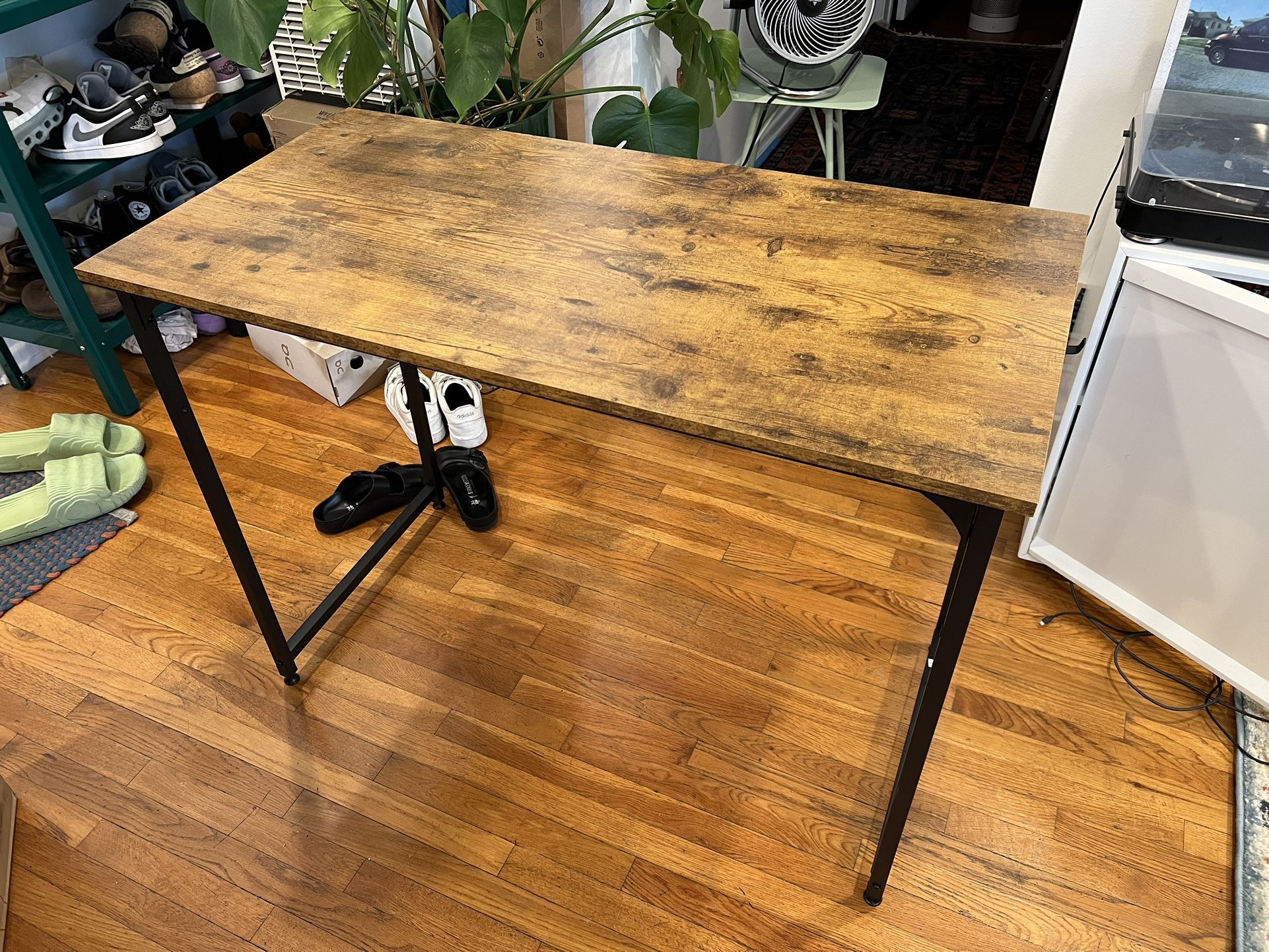 Computer Desk 47”