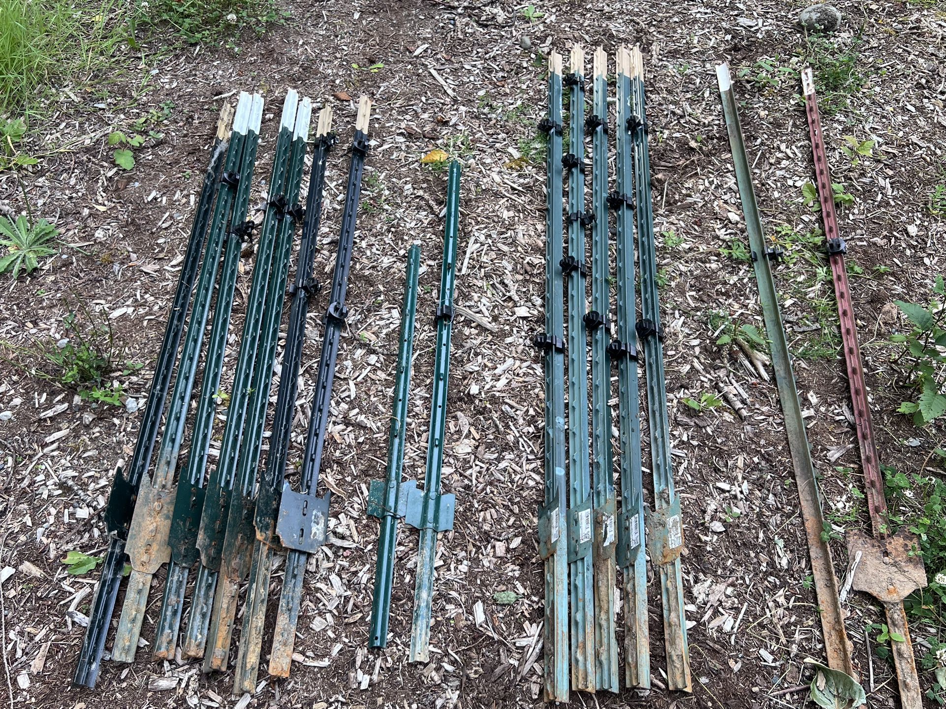 T Post 5’ And 6’ With Insulator Clips