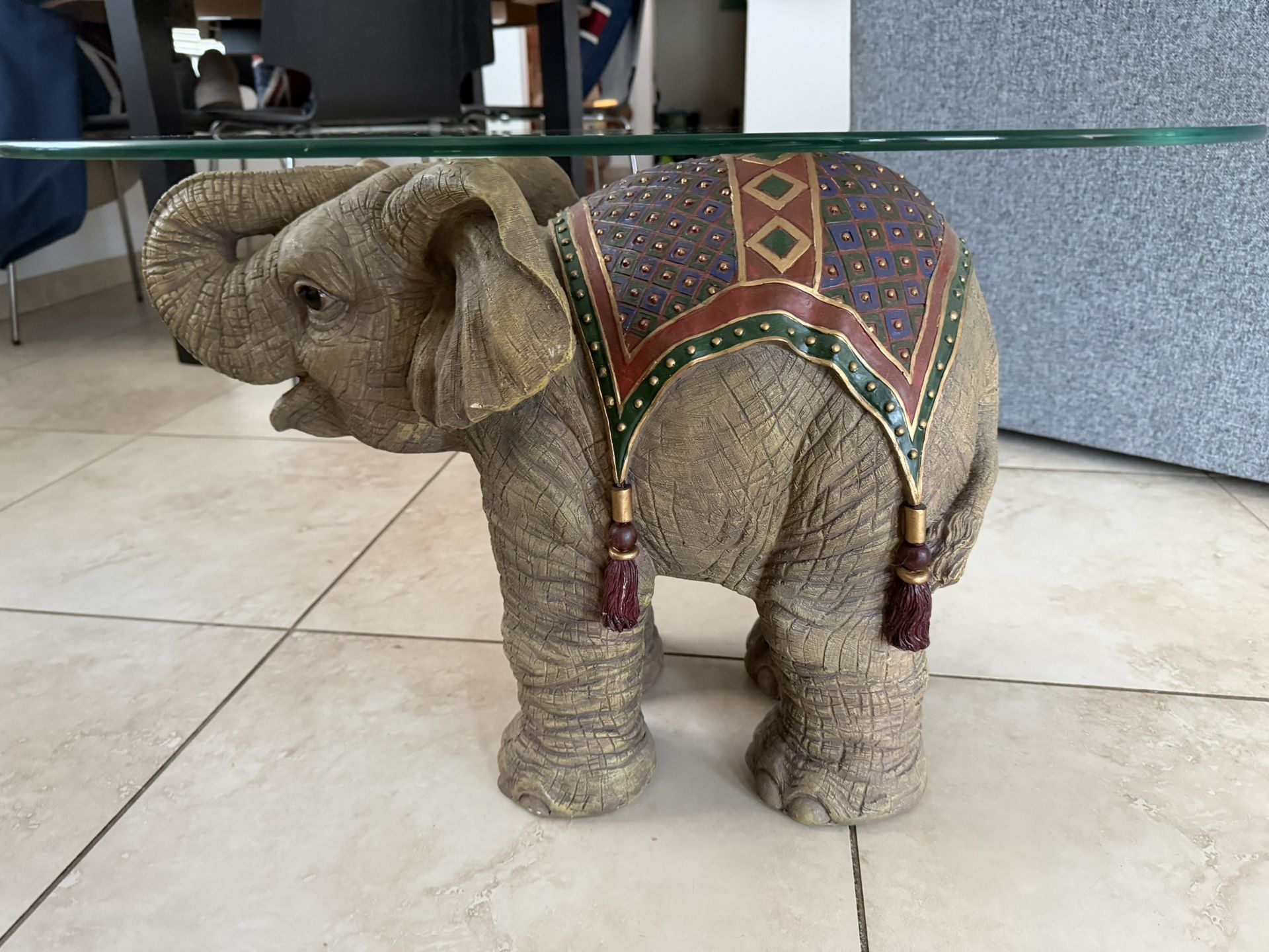 Elefant 🐘 Glass Coffee Table 