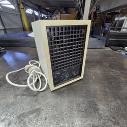 Living Air - Air Purifier Excellent Condition!