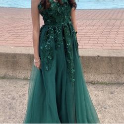 Dress (Prom, Homecoming, event, etc) 