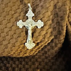 ESTERLING SILVER 925  CRUCIFIX PERFECT CONDITION 