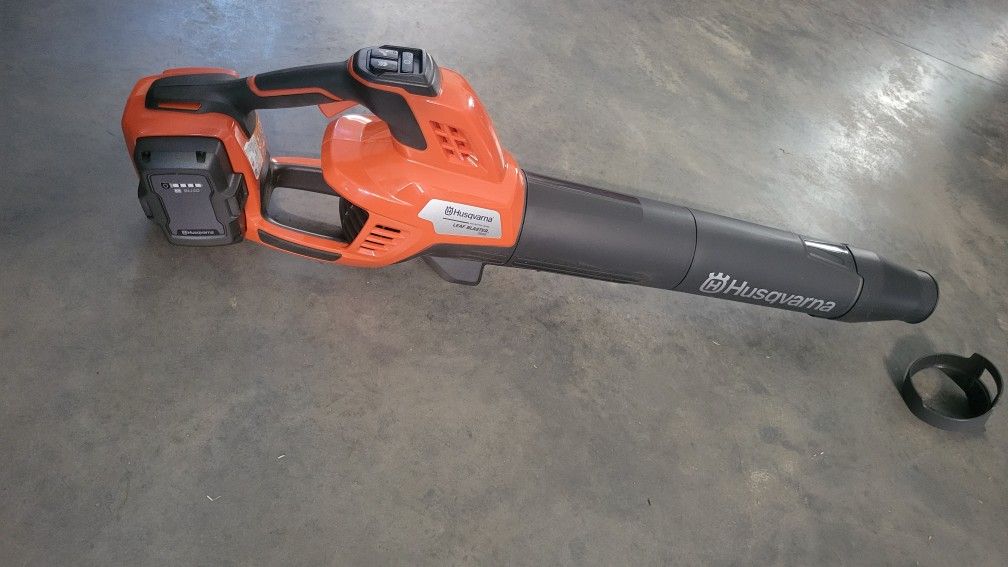 Husqvarna Leaf Blaster 350i