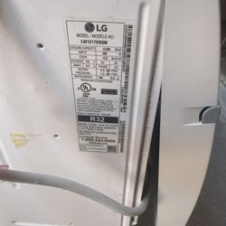 LG AC Unit 12,000 BTU