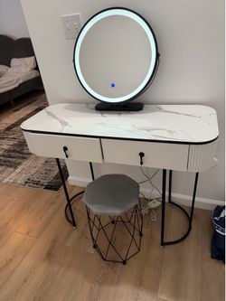 Vanity desk with chair and mirror