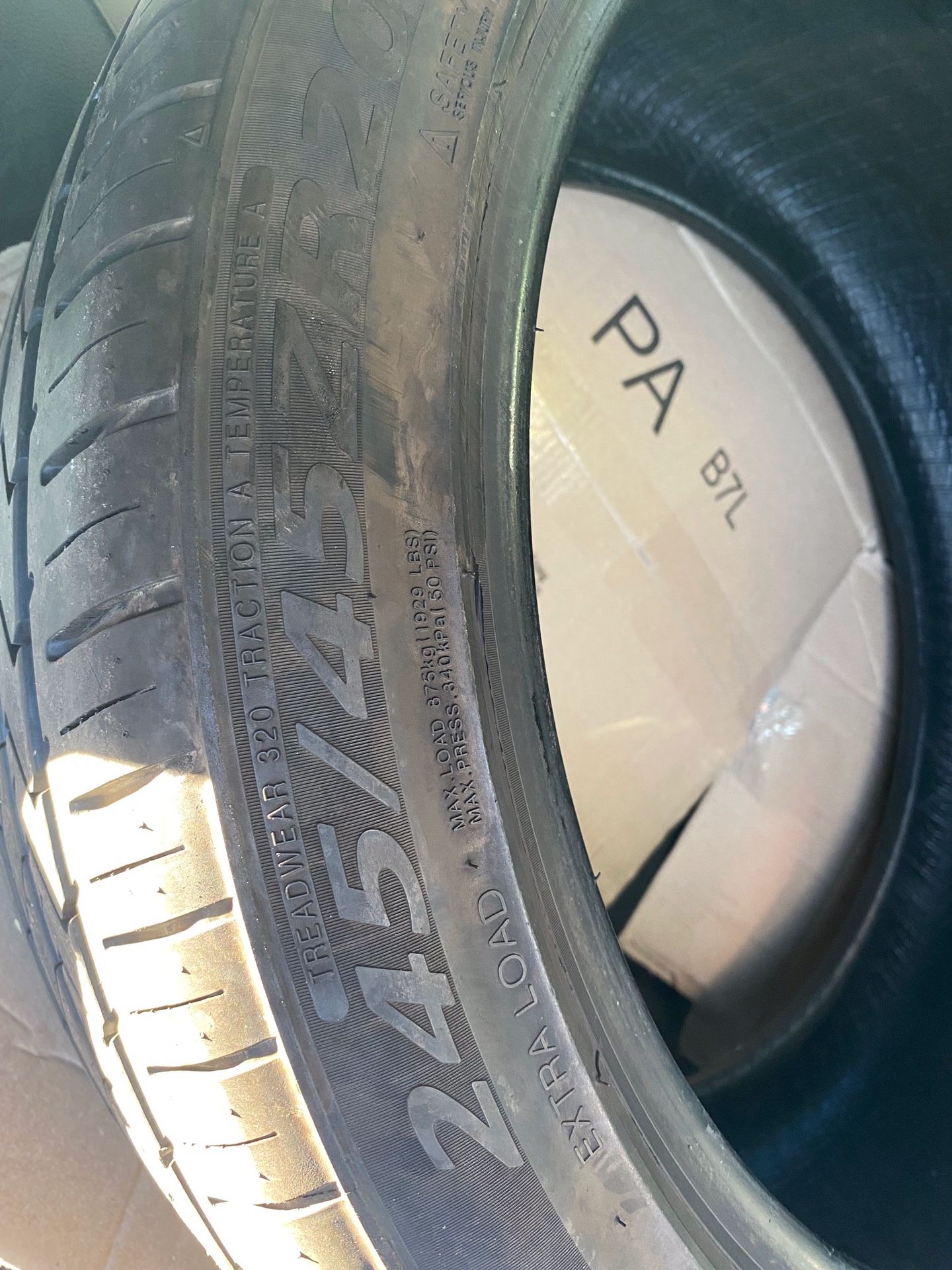 Tire 245/45zr20
