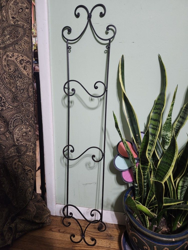 Wrought Iron Plate Hanger