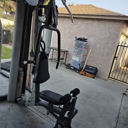 HOIST V4 200 Pounds  Exercise Fitness Workout Home Gym Weight Machine